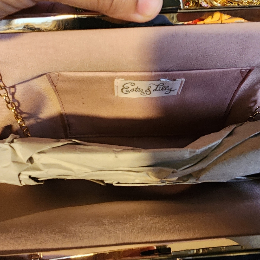 Pink Embossed  Clutch - Picture 4 of 6